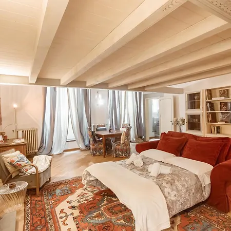 Elegant Loft Serragli-3